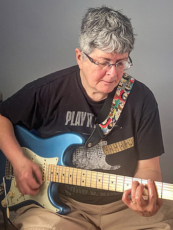 Caren Kramer – Guitar Mary